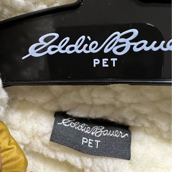 Eddie Bauer Coat with Faux Suede Quilted Yoke and Decorative Edge Binding. - Picture 6 of 6